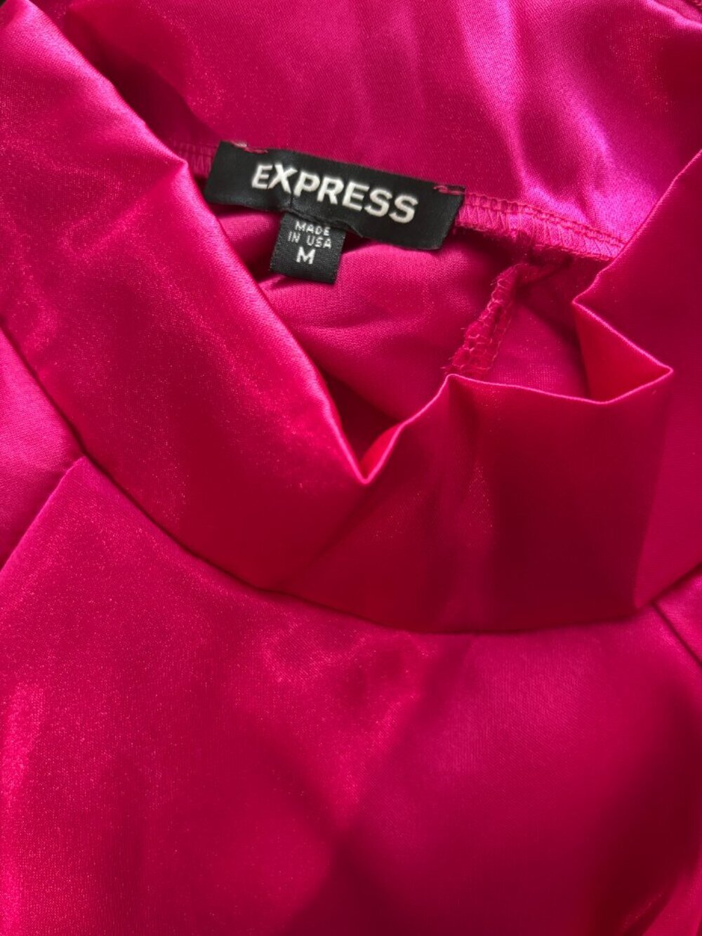 Express blouse,SIZE M - Picture 2 of 4